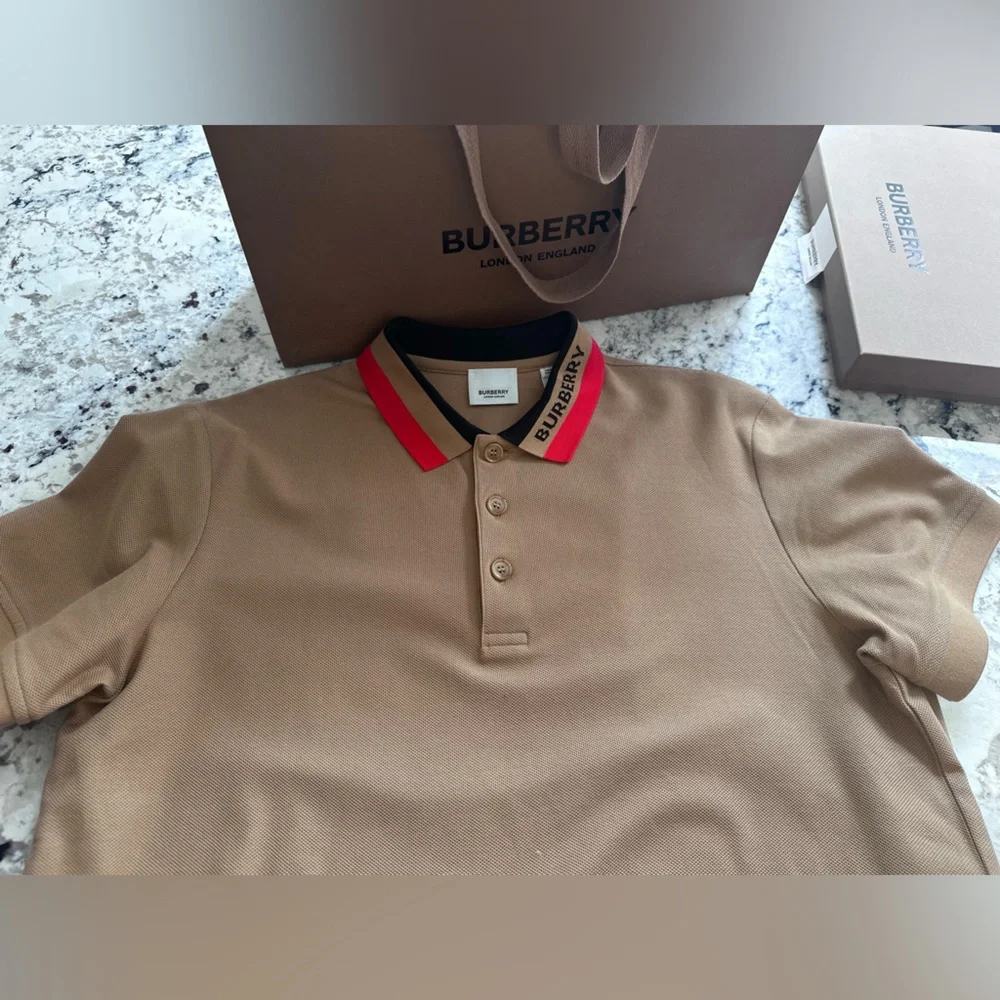 Authentic.Burberry Polo Shirt, for Men Tan and Brown Classic Elegance pre owned - Picture 4 of 10
